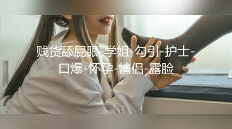 【新片速遞】 大奶骚妇 吐掉 大叔黄瓜是用来插逼的不是吃的 这大姐真会玩 被操喷了 最后倒立口爆 喷了大叔一嘴尿