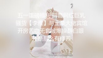 ❤️推特喜欢撸铁健身的精神小伙约会苗条长发美女小姐姐，电玩城玩够路边车震，高潮喷水湿了一地嗲叫不停还说好爽