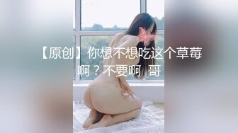 OF极品颜值博主「Littlejuicer」身材太无敌了，奶子不仅大还那么粉嫩，高跟黑丝骑乘男友，很爱喷水