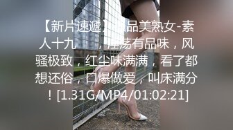 姿势无比撩人 挺拔的胸部弹性十足 来一场深入交流能坚持多久