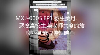 拉头发打屁股后入双马尾