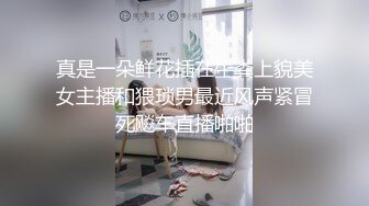   甜美骚骚小妞和小男友居家操逼  短裙骑在身上抽插  搞一会自己拿道具自慰  男友JB有点小 貌