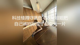 约牛仔短裤漂亮妹子性感美腿抓着大屌深喉,抬起腿侧入猛操