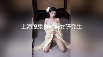 旅游区女厕全景偷拍多位美女嘘嘘各种美鲍鱼完美呈现 (1)