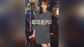 12/23最新 拉闺蜜下水玩双飞 两小妞翘美臀后入挨个操VIP1196