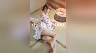 【小芊Baby】感受18岁的青春骚，稀有处女~刚18两个小屁孩下海~掰B舔奶跳蛋送入，令人口水直流 (3)