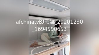 黑色渔夫帽萌萌哒美女带着帽子操逼，美腿牛仔裤还在自拍，深喉口交大屌，