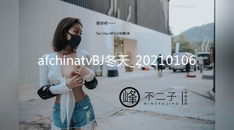 和校花女友打炮，主动邀请家里，看着气质不错的嫩脸，吸允小弟